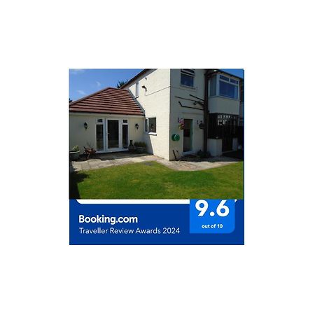 Tea In Liverpool - Private - Quiet - Ground Floor - En-Suite - Walk-In-Shower Экстерьер фото