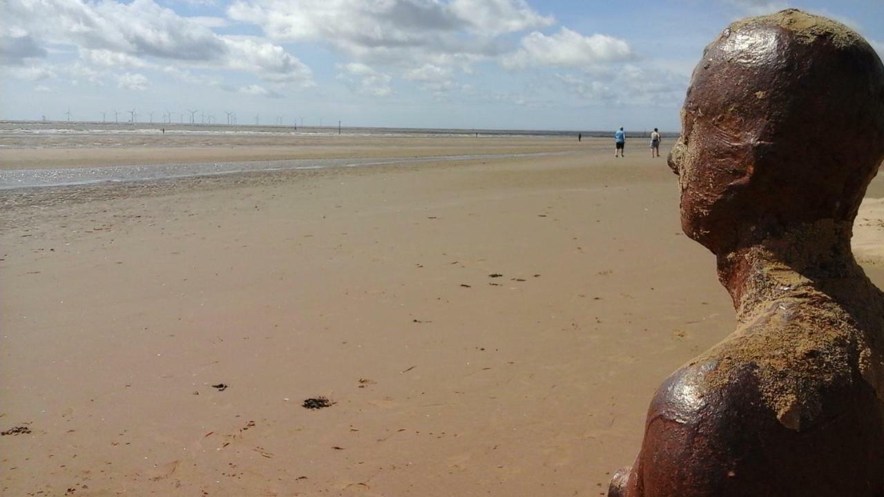 Tea In Liverpool - Private - Quiet - Ground Floor - En-Suite - Walk-In-Shower Экстерьер фото