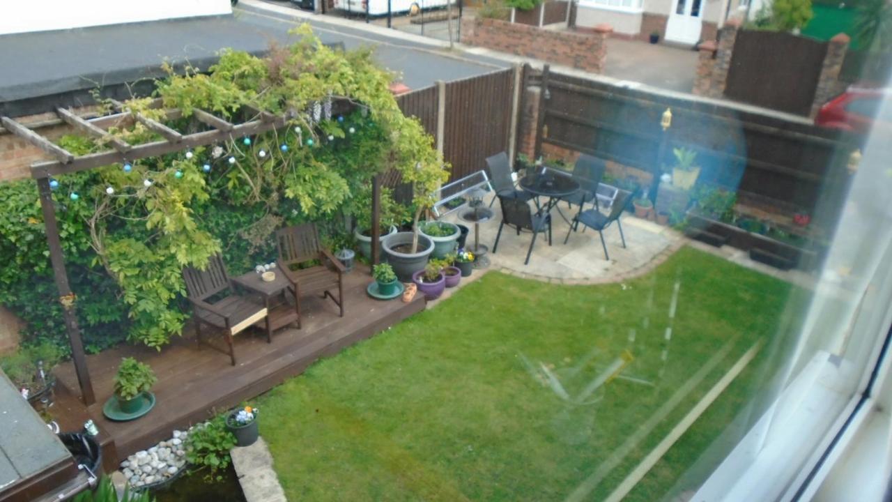 Tea In Liverpool - Private - Quiet - Ground Floor - En-Suite - Walk-In-Shower Экстерьер фото